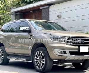 Xe Ford Everest Titanium 2.0L 4x2 AT 2020