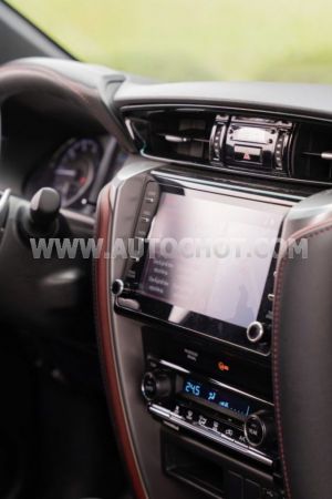 Xe Toyota Fortuner 2.4G 4x2 AT Legender 2021