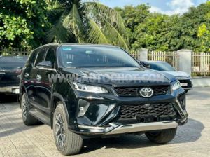 Xe Toyota Fortuner 2.4G 4x2 AT Legender 2020