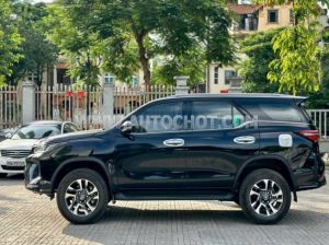 Xe Toyota Fortuner 2.4G 4x2 AT Legender 2020