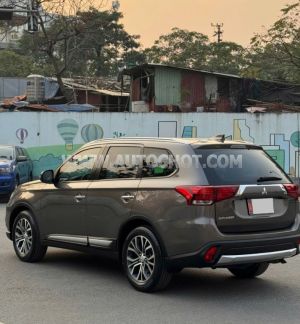 Xe Mitsubishi Outlander 2.0 CVT 2019