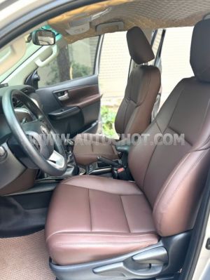 Xe Toyota Fortuner 2.4G 4x2 MT 2017