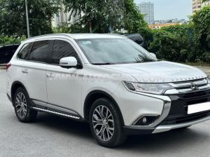 Xe Mitsubishi Outlander 2.0 CVT 2018