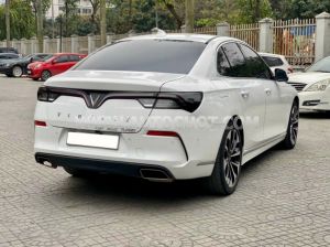 Xe VinFast Lux A 2.0 Premium 2.0 AT 2019