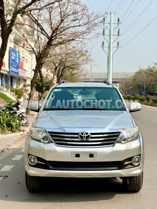 Toyota Fortuner 2.7V 4x4 AT 2016