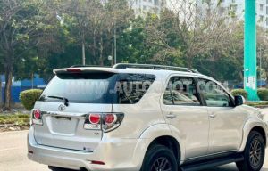 Xe Toyota Fortuner 2.7V 4x4 AT 2016