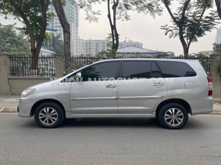 Toyota Innova 2.0E 2015