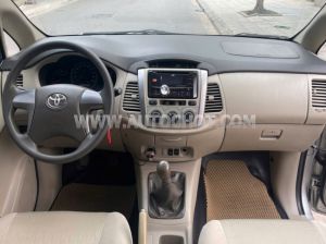 Xe Toyota Innova 2.0E 2015