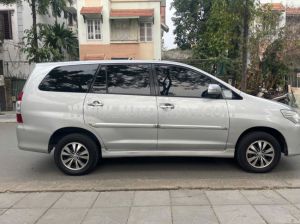 Xe Toyota Innova 2.0E 2015