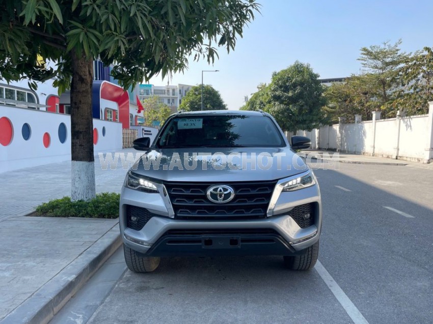 Toyota Fortuner 2.7V 4x2 AT 2021