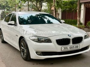 Xe BMW 5 Series 520i 2012