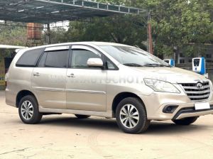 Xe Toyota Innova 2.0E 2015