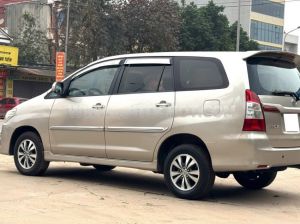 Xe Toyota Innova 2.0E 2015