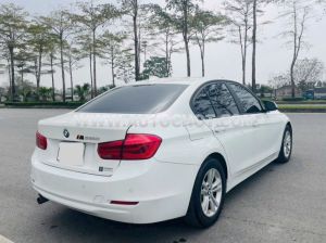 Xe BMW 3 Series 320i 2013