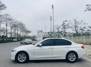 Xe BMW 3 Series 320i 2013