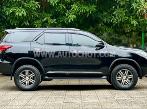 Xe Toyota Fortuner 2.7V 4x2 AT 2017