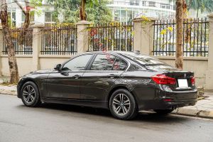 Xe BMW 3 Series 320i 2015