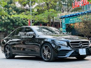 Xe Mercedes Benz E class E300 AMG 2019