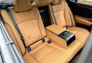 Xe Lexus ES 300h 2022