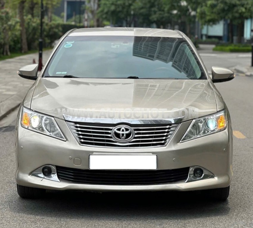 Toyota Camry 2.0E 2013