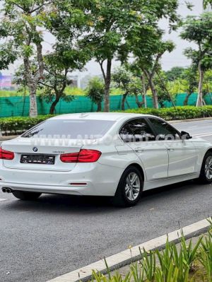 Xe BMW 3 Series 320i 2018