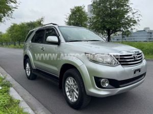 Xe Toyota Fortuner 2.7V 4x2 AT 2014