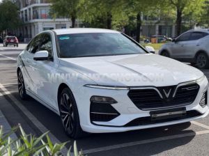 Xe VinFast Lux A 2.0 Premium 2.0 AT 2020