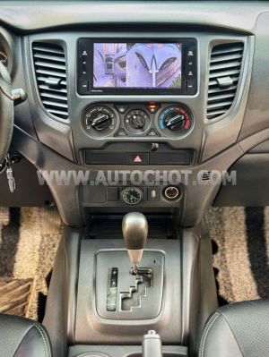 Xe Mitsubishi Triton 4x2 AT Mivec 2020