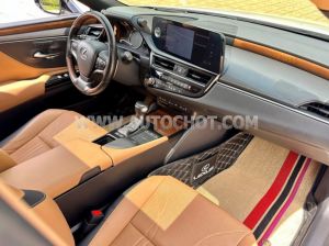 Xe Lexus ES 250 2022
