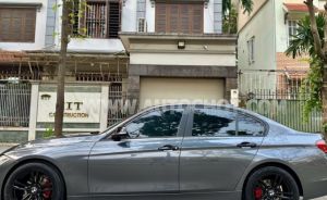 Xe BMW 3 Series 320i 2012