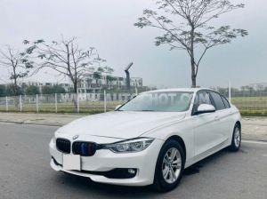 Xe BMW 3 Series 320i 2013