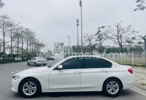 Xe BMW 3 Series 320i 2013