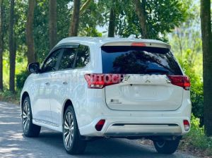 Xe Mitsubishi Outlander 2.0 CVT 2022