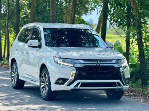 Xe Mitsubishi Outlander 2.0 CVT 2022