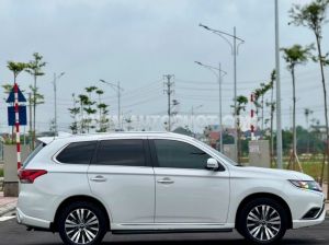 Xe Mitsubishi Outlander 2.0 CVT 2022