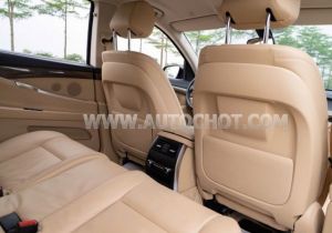 Xe BMW 5 Series 528i GT 2015