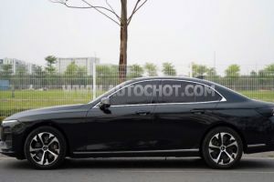 Xe VinFast Lux A 2.0 Plus 2.0 AT 2021
