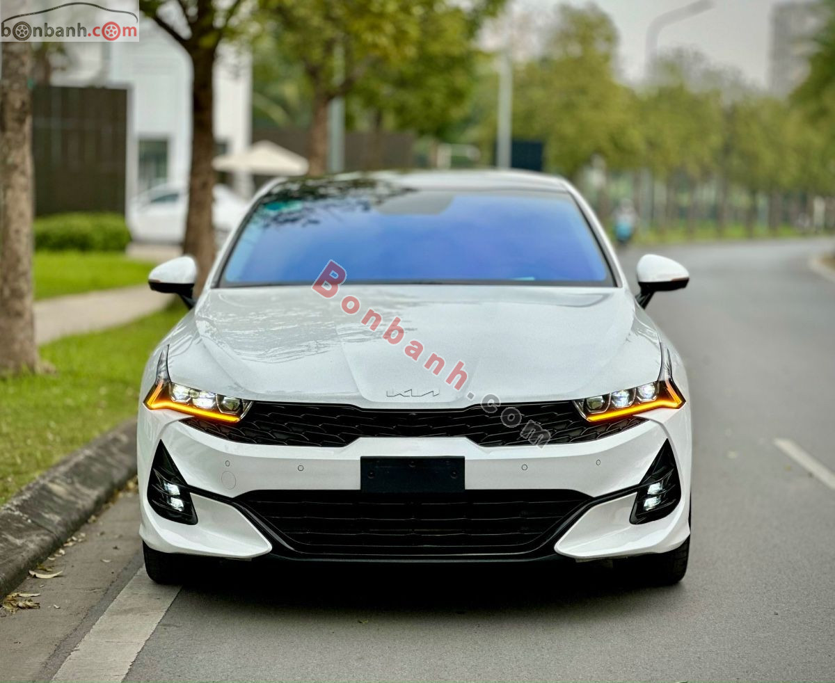 Kia K5 Premium 2.0 AT 2022
