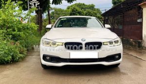 Xe BMW 3 Series 320i 2015