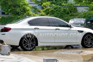 Xe BMW 5 Series 520i 2012