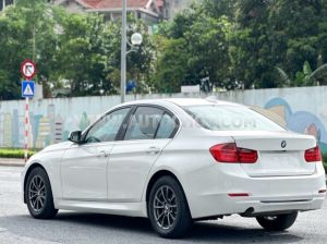 Xe BMW 3 Series 320i 2014