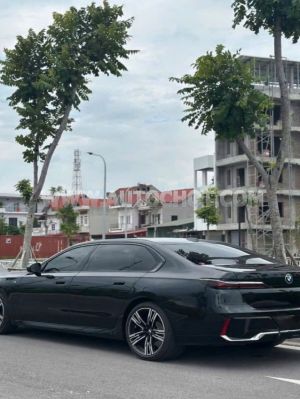Xe BMW 7 Series 735i M Sport 2023