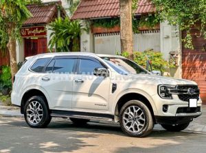 Xe Ford Everest Titanium Plus 2.0L 4x4 AT 2022