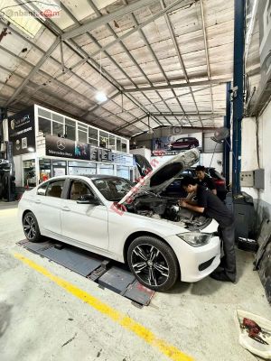 Xe BMW 3 Series 320i 2014