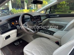 Xe Volkswagen Viloran Luxury 2024