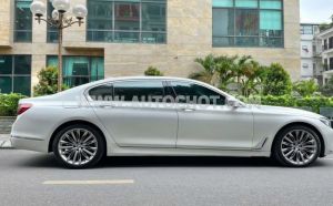 Xe BMW 7 Series 730Li 2016