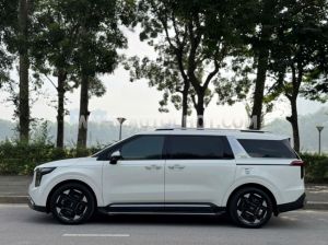 Xe Kia Carnival Premium 2.2D 8S 2024