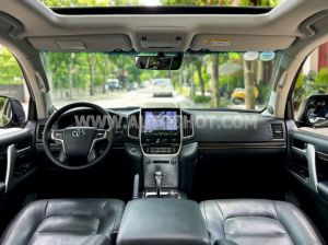 Xe Toyota Land Cruiser 4.6 V8 2019