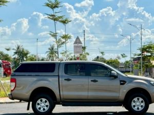 Xe Ford Ranger XLS 2.2L 4x2 AT 2021