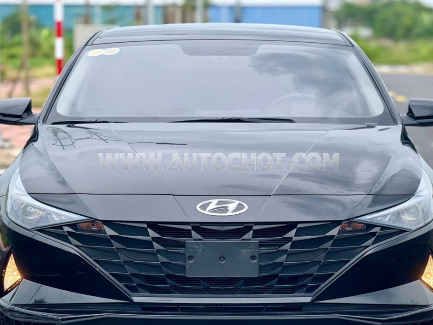 Hyundai Elantra 1.6 AT Tiêu chuẩn 2022